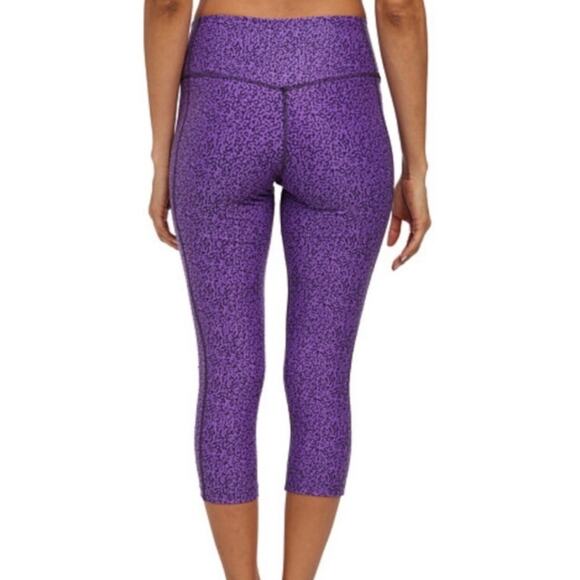 Nike Dri-Fit Purple Print Cropped Leggings Size Medium - Picture 3 of 9